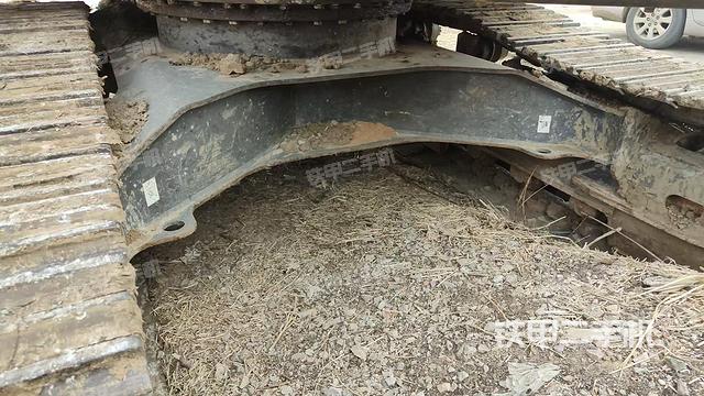 單側(cè)履帶整體(整機外觀) 單側(cè)履帶整體(整機外觀)