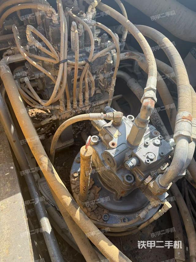 回轉(zhuǎn)馬達和主控閥（整機外觀）