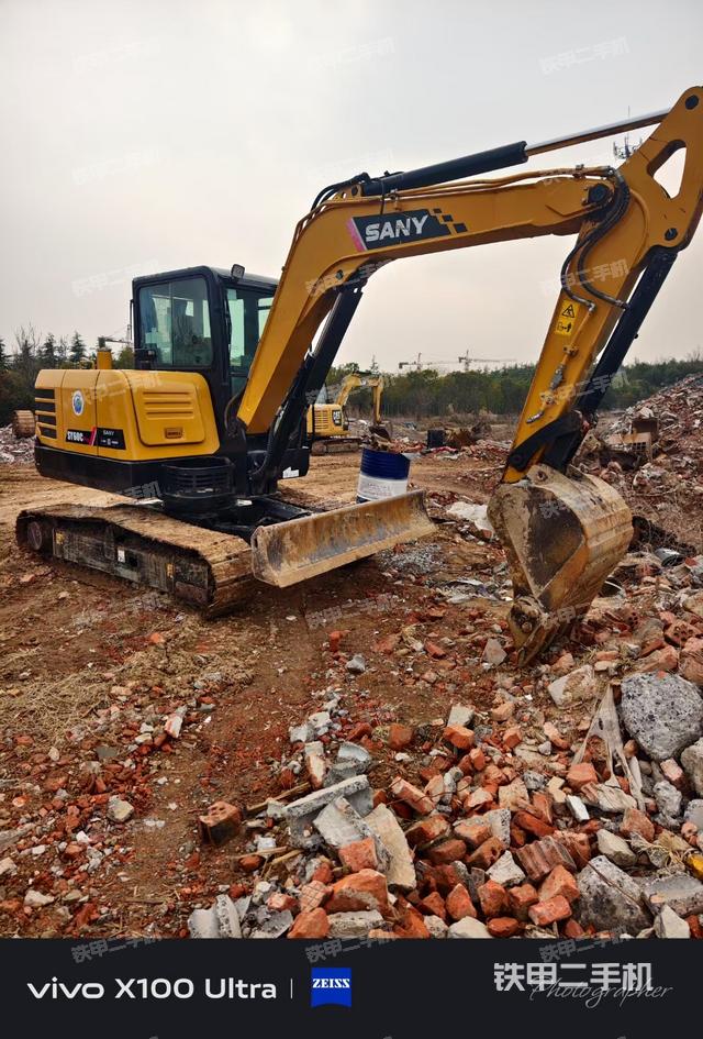 駕駛室頂部（整機(jī)外觀）