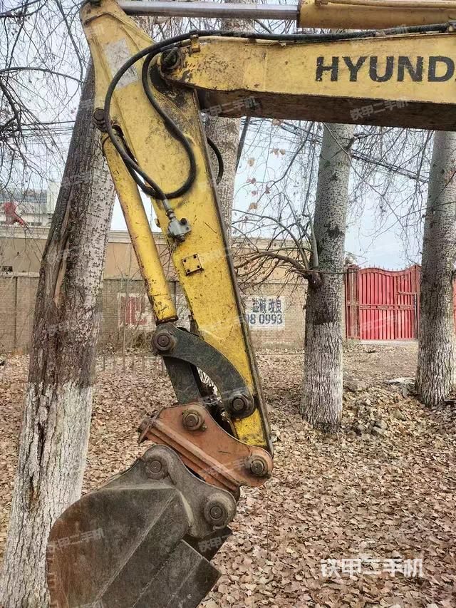 駕駛室整體（整機外觀）