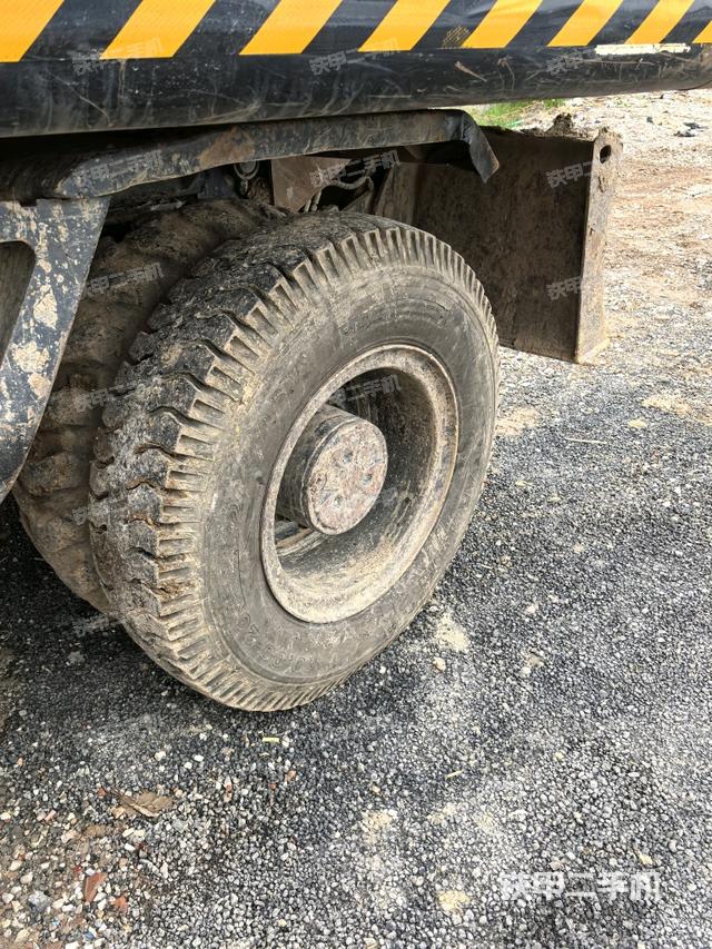 右側(cè)履帶整體(行走機(jī)構(gòu)) 右側(cè)履帶整體(行走機(jī)構(gòu))