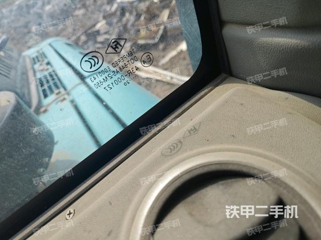 后窗玻璃角標(biāo)（駕駛室部分）