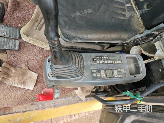 座椅左側(cè)控制臺/音響/含左手柄（駕駛室部分）