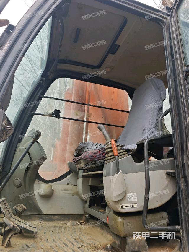 駕駛室整體（整機(jī)外觀）