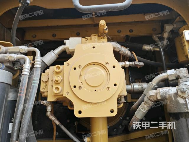 液壓泵斜45?右（大件艙室）