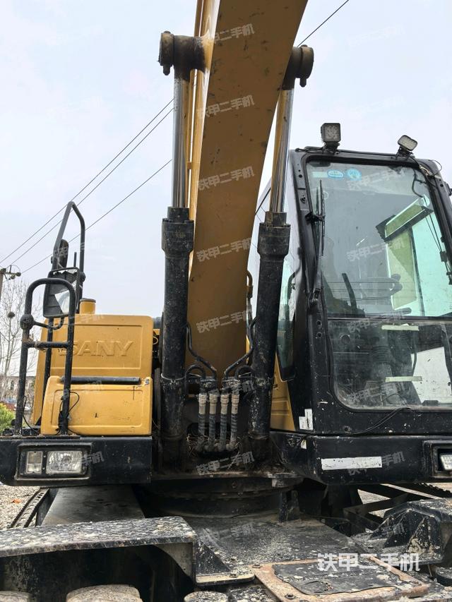 大臂油缸整體?豎拍(工作和回轉(zhuǎn)裝置) 大臂油缸整體?豎拍(工作和回轉(zhuǎn)裝置)