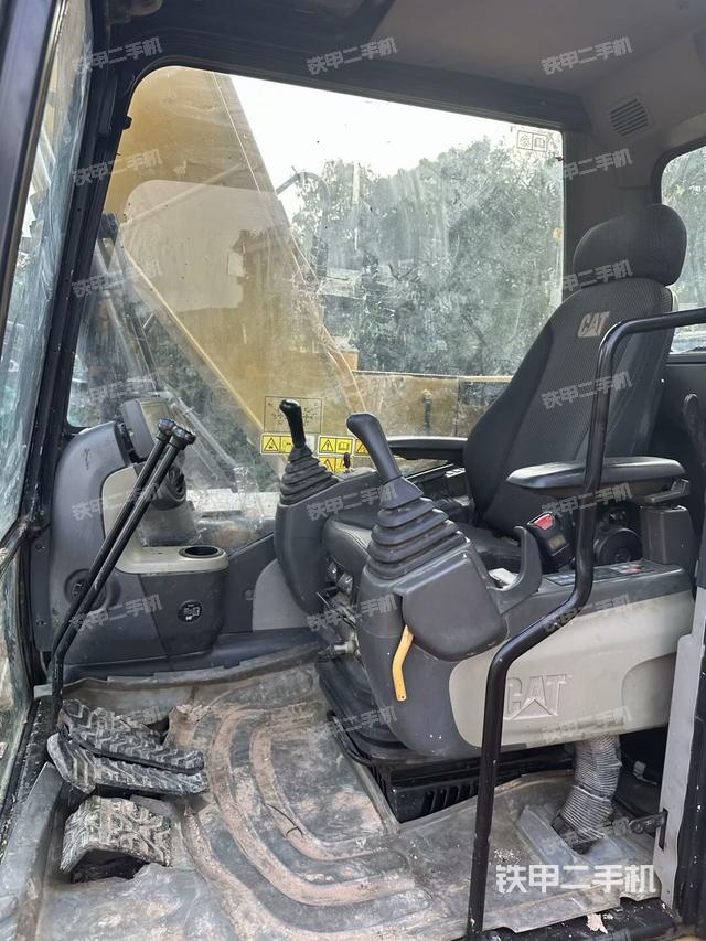 驾驶室整体（整机外观）