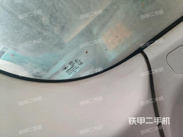 后窗玻璃角標（駕駛室部分）