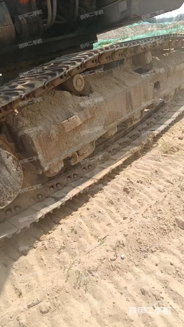 單側(cè)履帶整體（整機(jī)外觀）