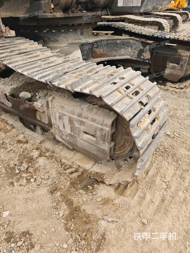 單側(cè)履帶整體（整機(jī)外觀）