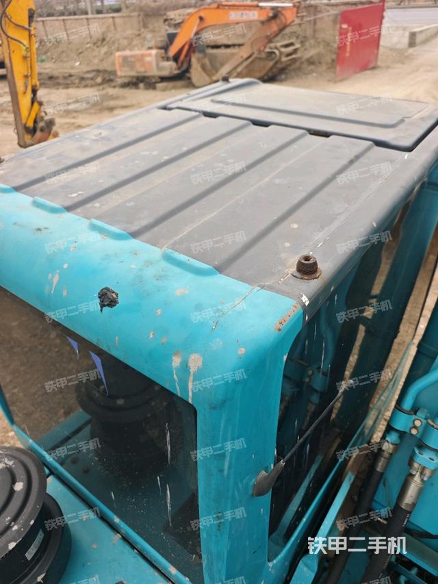 駕駛室頂部（整機(jī)外觀）