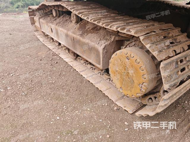 右側(cè)履帶整體（行走機構(gòu)）