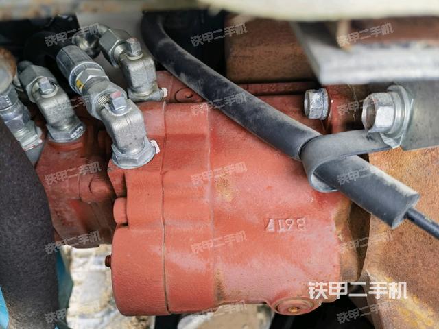 液壓泵艙室正面整體（整機(jī)外觀）