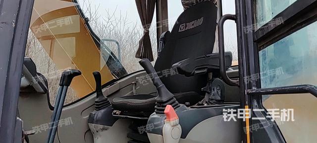 駕駛室整體(整機(jī)外觀) 駕駛室整體(整機(jī)外觀)