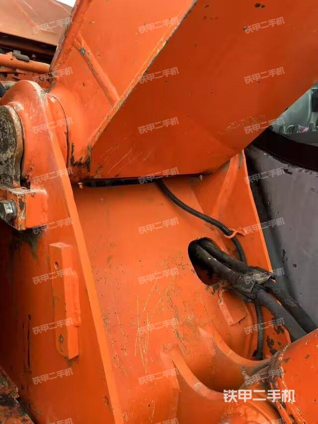 大臂根部?斜（工作和回轉(zhuǎn)裝置）