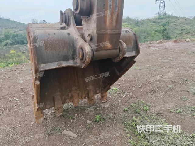 鏟斗右后整體（工作和回轉(zhuǎn)裝置）