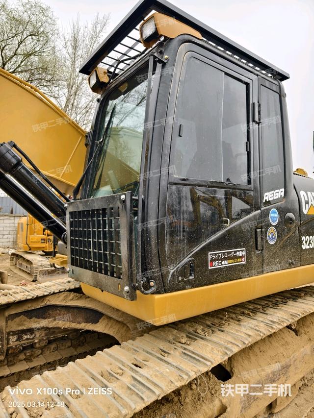 駕駛室整體（整機外觀）