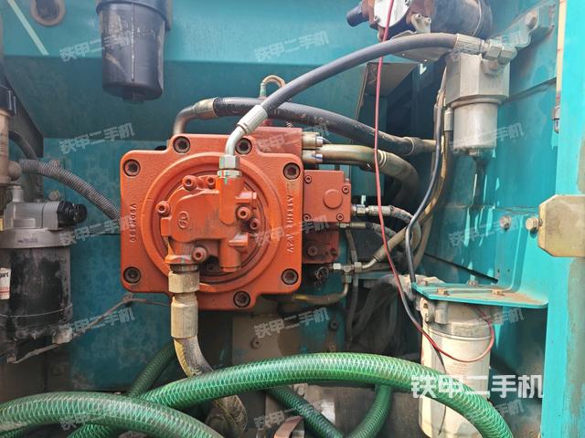 液壓泵斜45?右（大件艙室）