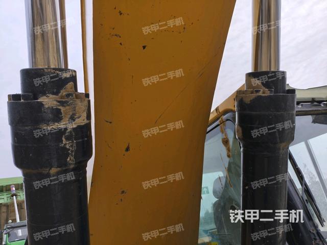 大臂油缸整體?豎拍（工作和回轉(zhuǎn)裝置）