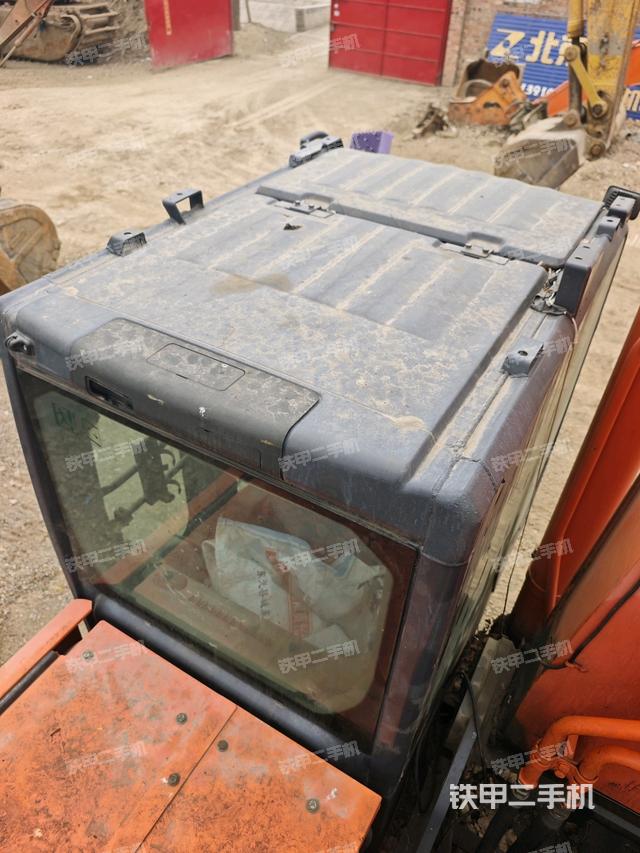 駕駛室頂部（整機(jī)外觀）