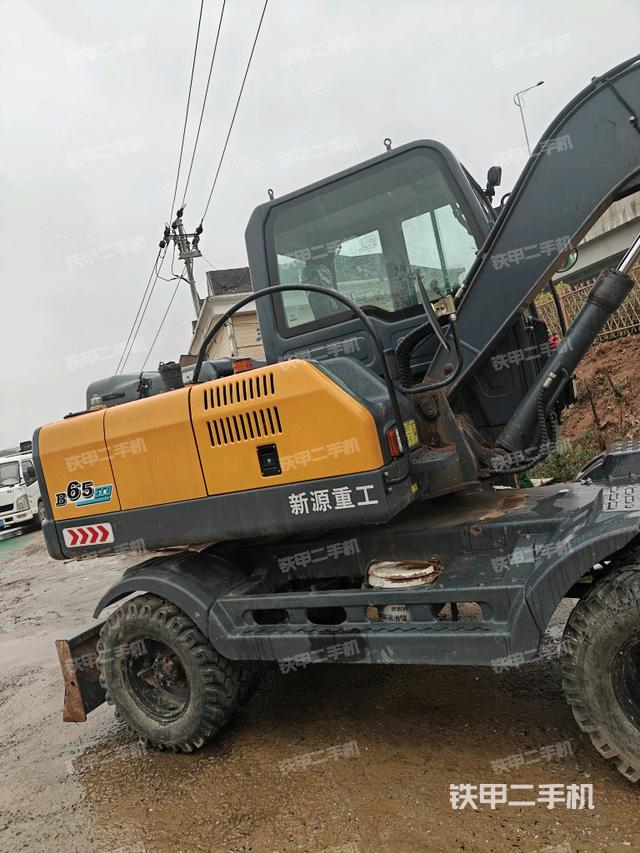 轉(zhuǎn)盤和下車架正前（工作和回轉(zhuǎn)裝置）