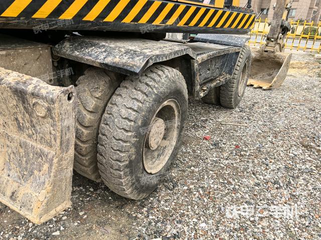 右驅(qū)動(dòng)輪(行走機(jī)構(gòu)) 右驅(qū)動(dòng)輪(行走機(jī)構(gòu))