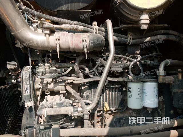 发动机左侧（整机外观及大件）