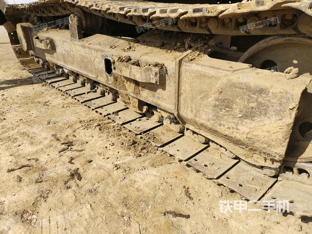 左側(cè)履帶整體?(行走機(jī)構(gòu)) 左側(cè)履帶整體?(行走機(jī)構(gòu))