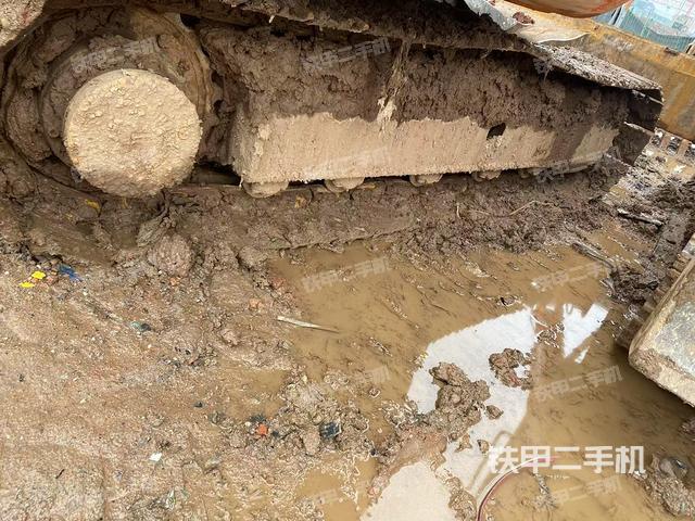 右側(cè)履帶整體?（行走機(jī)構(gòu)）