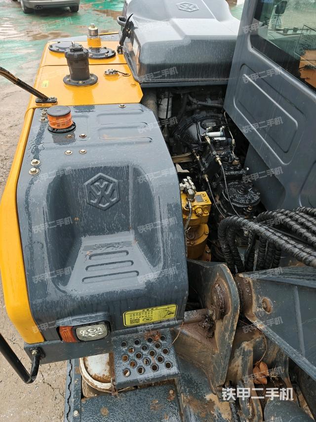 大臂根部?斜（工作和回轉(zhuǎn)裝置）