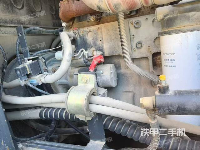 发动机右侧（整机外观及大件）