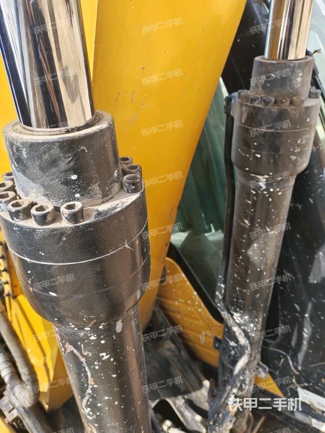 大臂油缸整體?豎拍(工作和回轉(zhuǎn)裝置) 大臂油缸整體?豎拍(工作和回轉(zhuǎn)裝置)