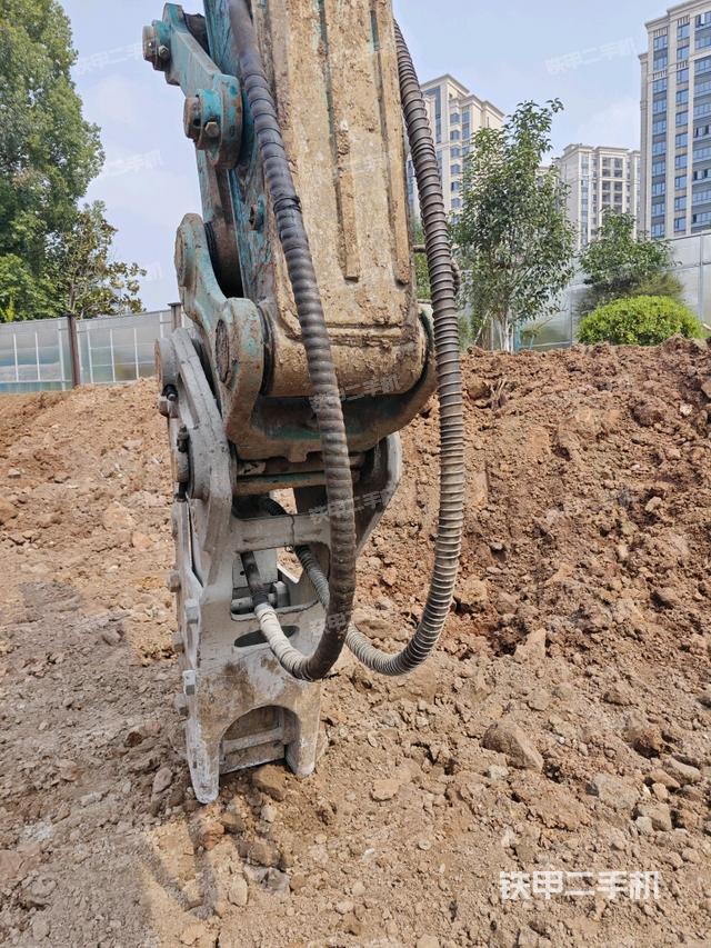 鏟斗右后整體（工作和回轉(zhuǎn)裝置）