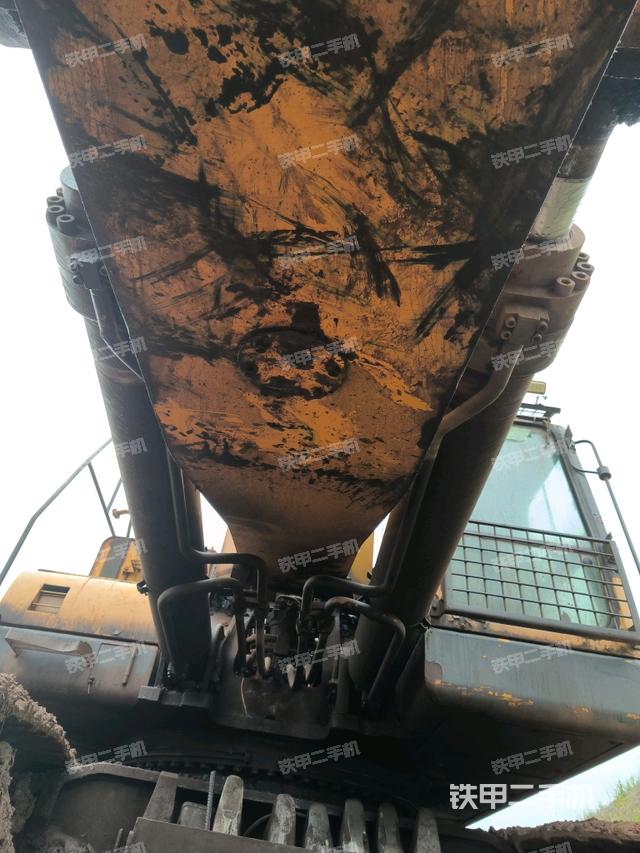 大臂油缸整體?豎拍（工作和回轉(zhuǎn)裝置）