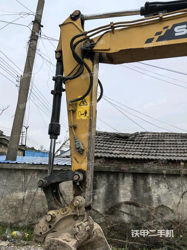 小臂整體左后(工作和回轉(zhuǎn)裝置) 小臂整體左后(工作和回轉(zhuǎn)裝置)