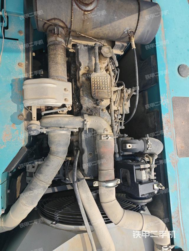 發(fā)動(dòng)機(jī)室（上車部件）