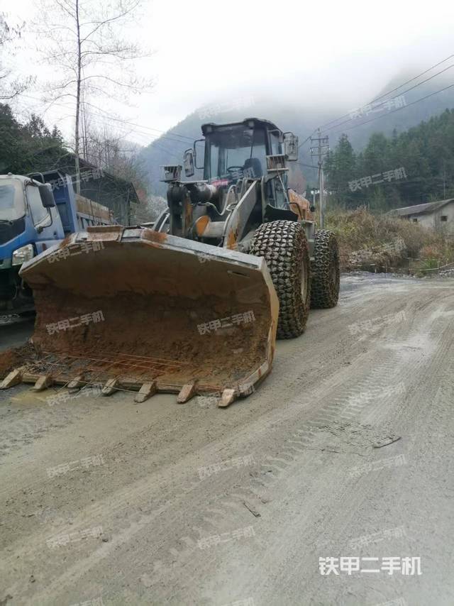 工作裝置整體(整機(jī)外觀及大件) 工作裝置整體(整機(jī)外觀及大件)
