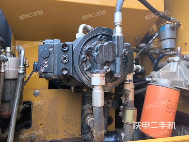 液壓泵斜45?左（大件艙室）