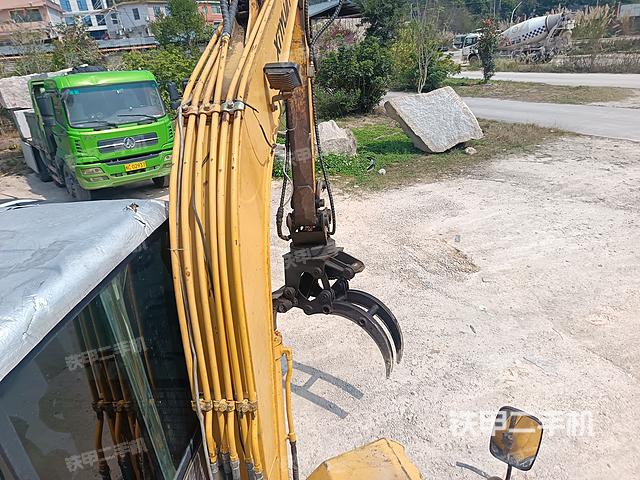 驾驶室顶部（整机外观）