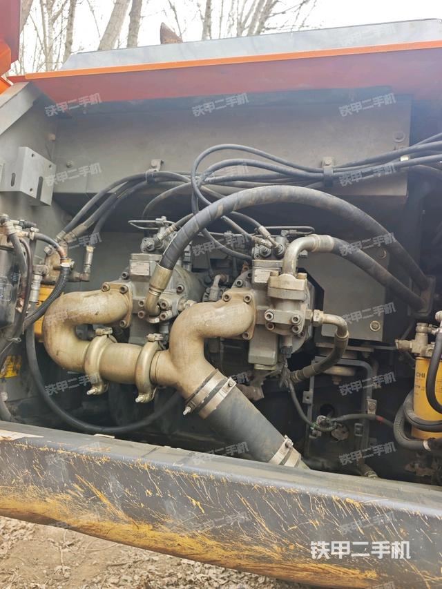 液壓泵艙室正面整體（整機(jī)外觀）