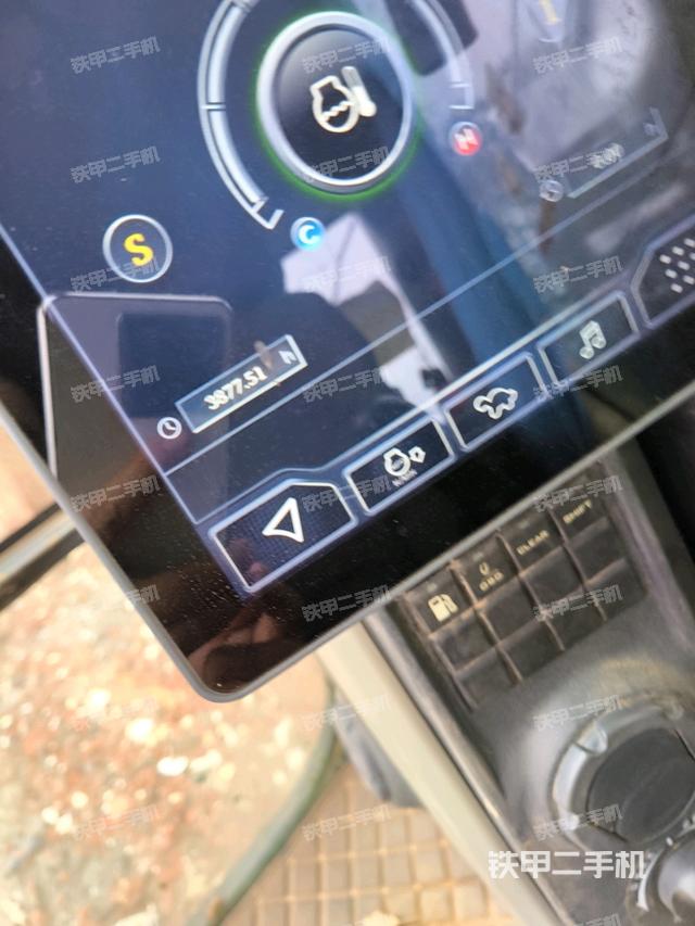 座椅右側控制臺/鑰匙門/油門/含右手柄（駕駛室部分）