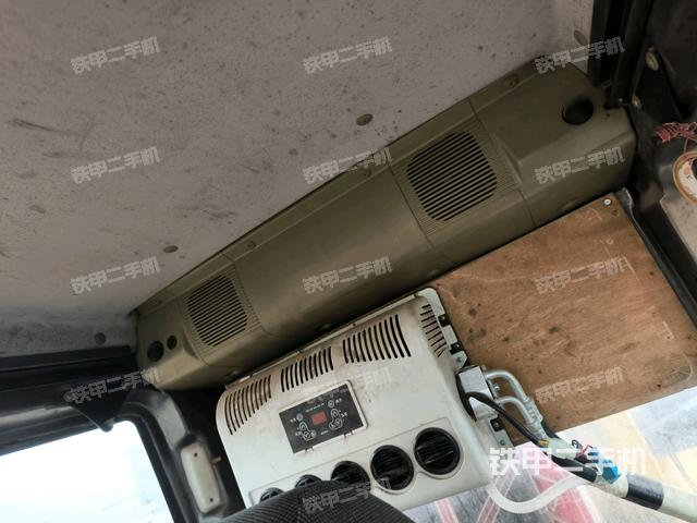 后窗玻璃角標(biāo)（駕駛室部分）