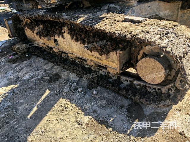 右側(cè)履帶整體?（行走機(jī)構(gòu)）