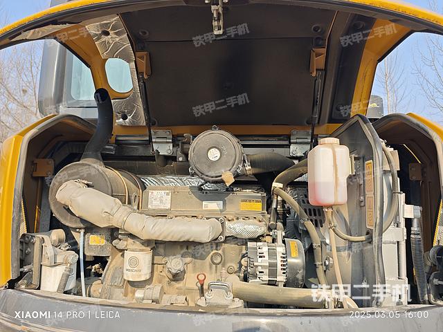 液压泵舱室正面整体（整机外观）