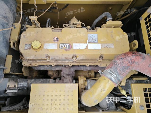 氣門室蓋螺絲特寫（上車部件）