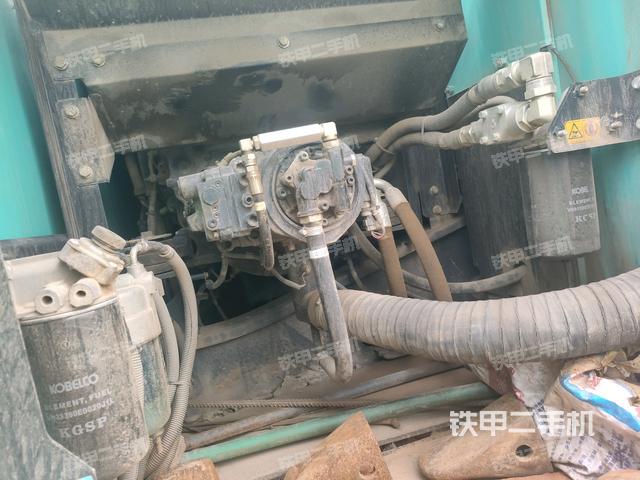 液壓泵斜45?左（大件艙室）