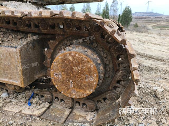 左驅(qū)動輪（行走機構(gòu)）