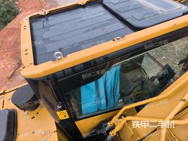 中央回轉接頭特寫（上車部件）