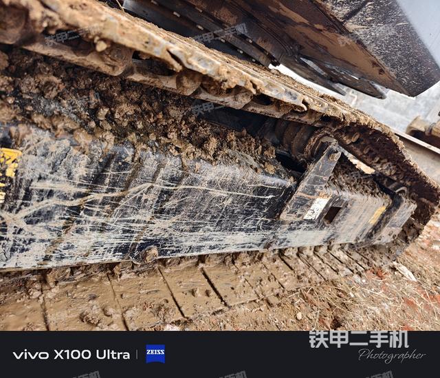 單側(cè)履帶整體（整機(jī)外觀）