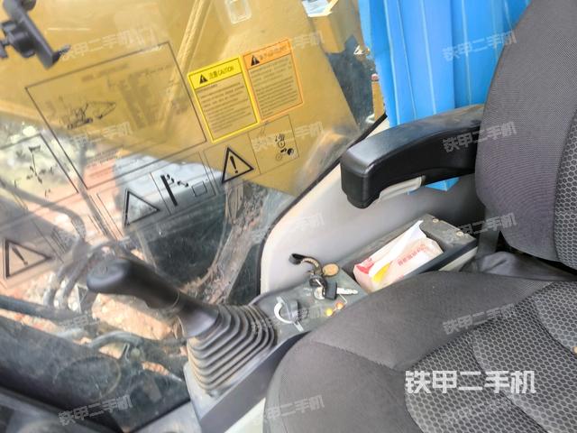 座椅左側控制臺/音響/含左手柄（駕駛室部分）